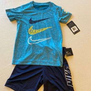 Boys 2pc Nike short/tee set